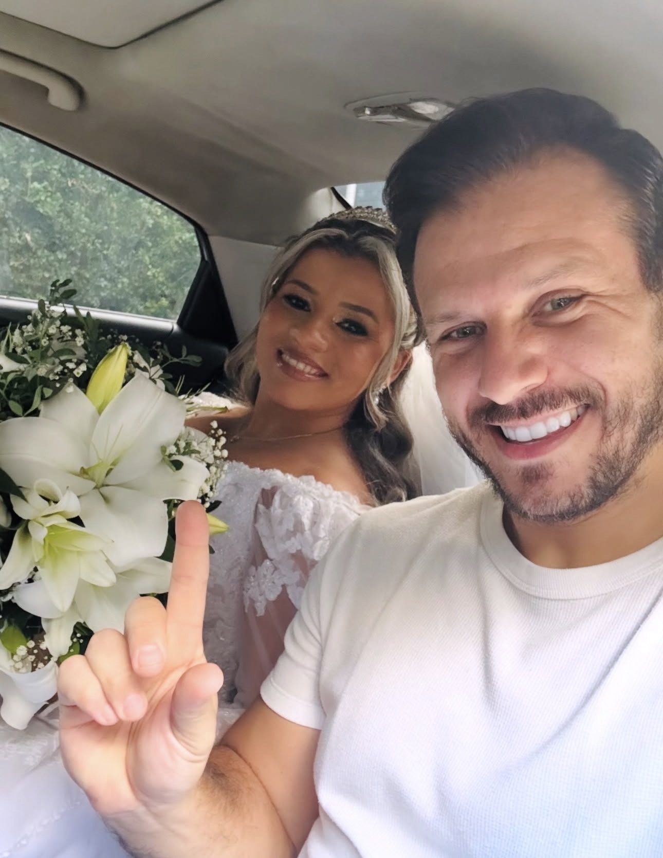 Robson com Vivi no dia do casamento